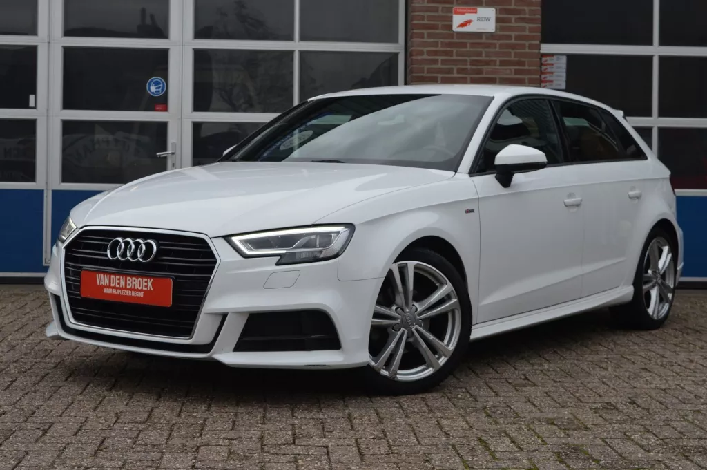 Audi A3 Sportback 1.0 TFSI | S-Line - CARPLAY - NAVI