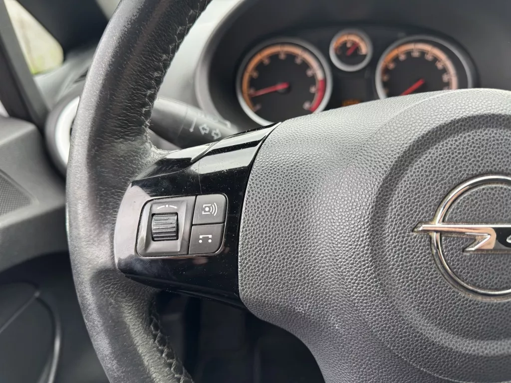 Opel Corsa 1.2 16V Edition Airco Lmv Opel Corsa 1.2 16V Edition Airco Lmv