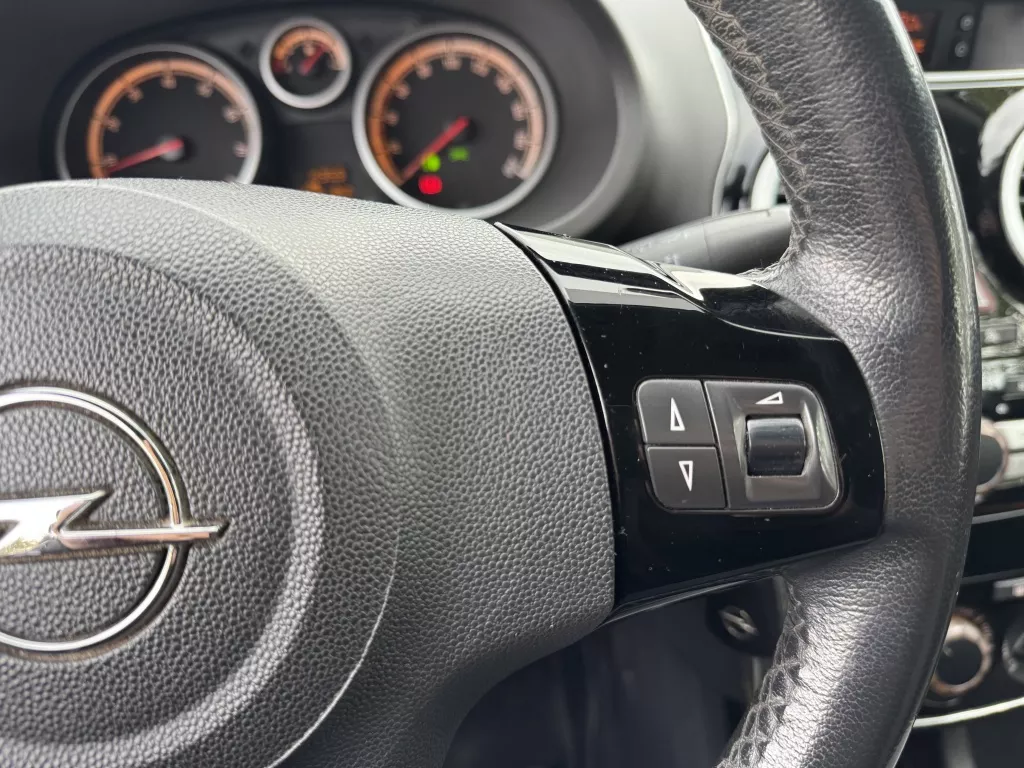 Opel Corsa 1.2 16V Edition Airco Lmv Opel Corsa 1.2 16V Edition Airco Lmv