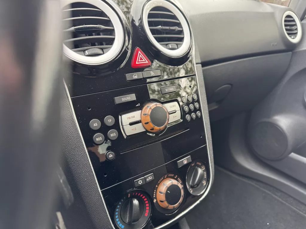 Opel Corsa 1.2 16V Edition Airco Lmv Opel Corsa 1.2 16V Edition Airco Lmv