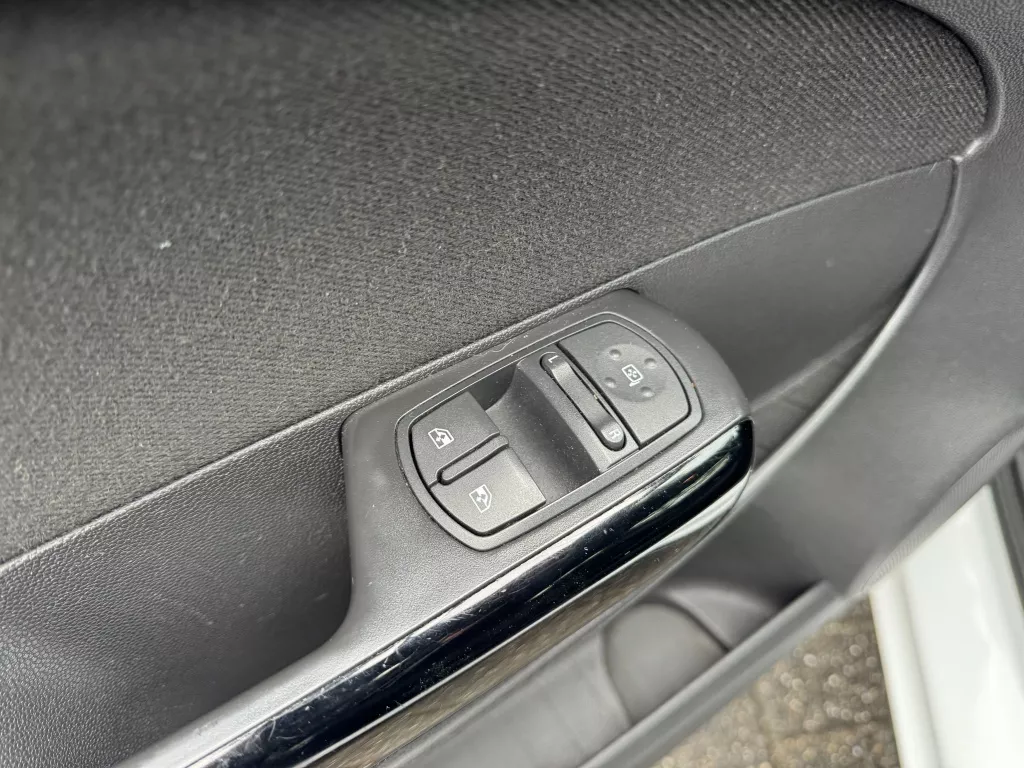 Opel Corsa 1.2 16V Edition Airco Lmv Opel Corsa 1.2 16V Edition Airco Lmv