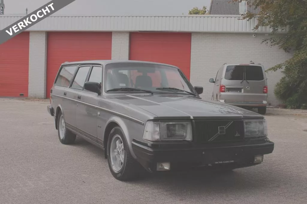 Volvo 240 TURBO ## GERESERVEERD HPT 180 PK VERKOCHT