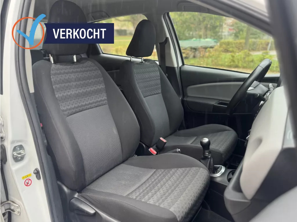 Toyota Yaris 1.0 VVT-i Now Airco Elek.R Bt Toyota Yaris 1.0 VVT-i Now Airco Elek.R Bt