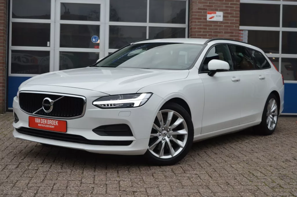 Volvo V90 2.0 T5 Momentum | AUT - CNG - NAVI