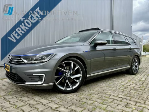 Volkswagen Passat Variant 1.4 TSI GTE CONNECTED SERIES PLUS / 19&quot; LM / PANO / INDIUMGREY