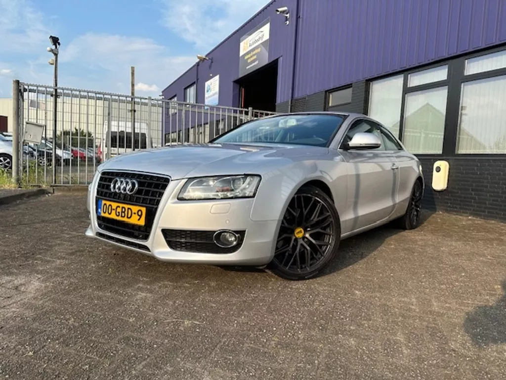 Audi A5 Coup&eacute; 3.2 FSI Pro Line