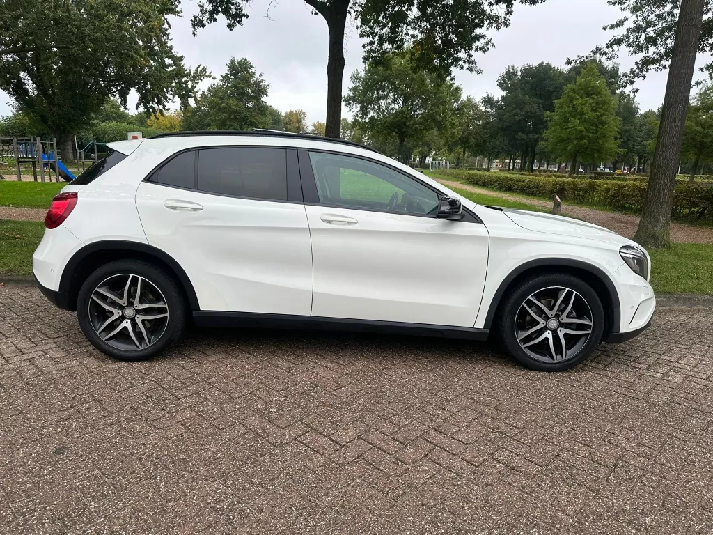 Mercedes-Benz GLA 220 CDI 4M Edition 1