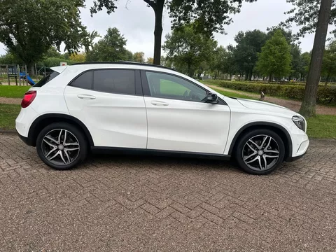 Mercedes-Benz GLA 220 CDI 4M Edition 1