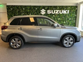 Suzuki Vitara 1.0 Select Automaat Trekhaak 1.0 B.jet Select