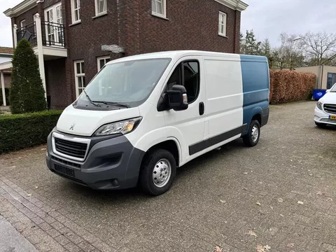 Peugeot Boxer 330 2.0 BlueHDI L2H1 Pro