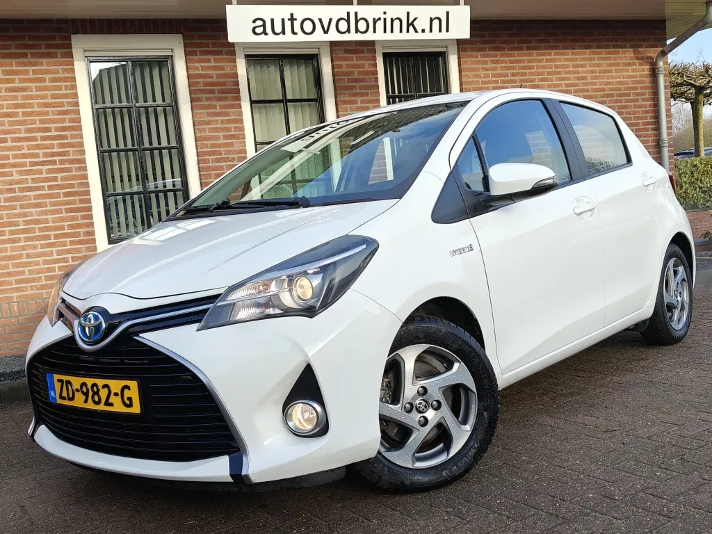Toyota Yaris 1.5 Hybrid Lease, CAMERA / NAVI / CRUISE CONTROL