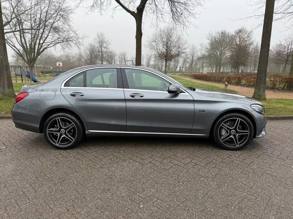 Mercedes-Benz C-Klasse 300 e Premium Pack