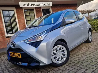 Toyota Aygo 1.0 VVT-i x-play, CAMERA / CRUISE CONTROL / NAP