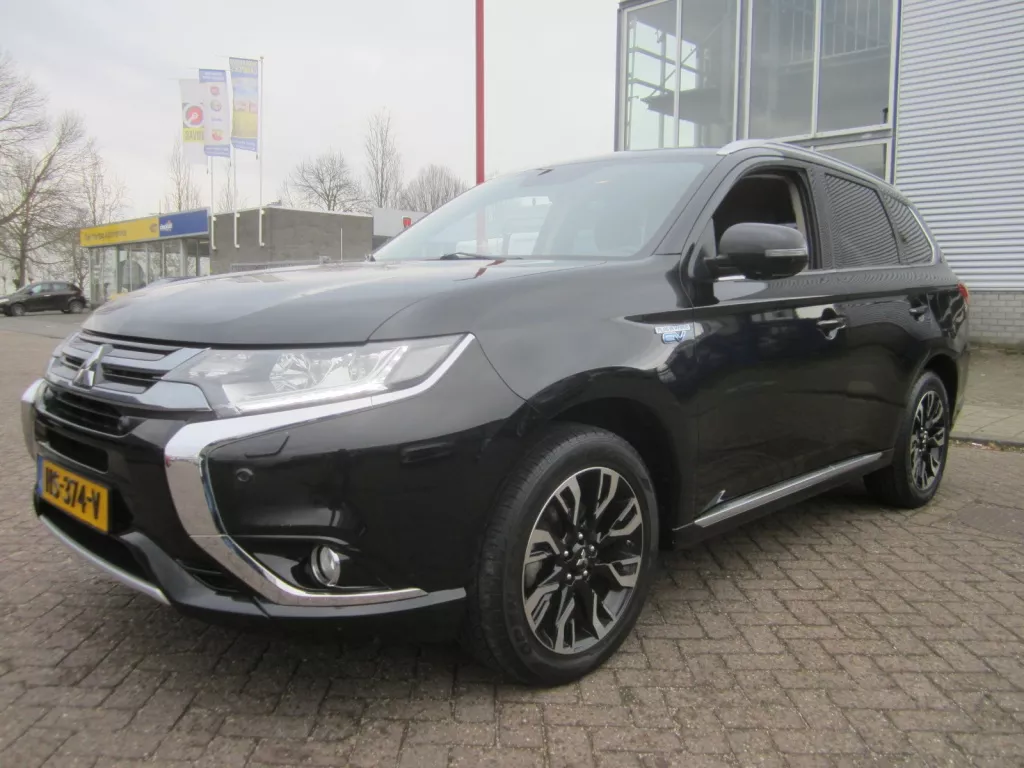 Mitsubishi Outlander 2.0 PHEV Instyle+ VERKOCHT