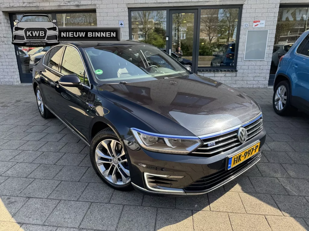 Volkswagen Passat 1.4 TSI GTE Highline Pano camera Nav trekhaak