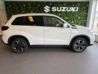 Suzuki Vitara Apple-/Android carplay Adapt 1.4 B.jet Style S Hybrid &euro; 22.750,- excl. BTW. Fabrieksgarantie