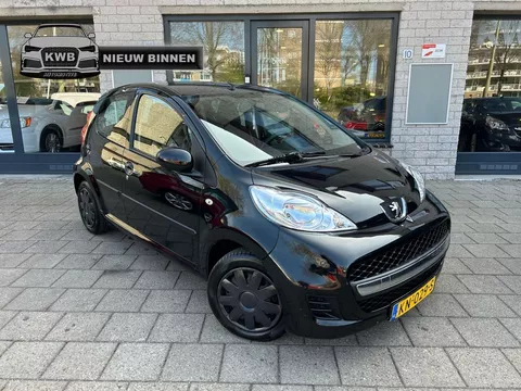 Peugeot 107 1.0-12V 5deurs airco apk zwart