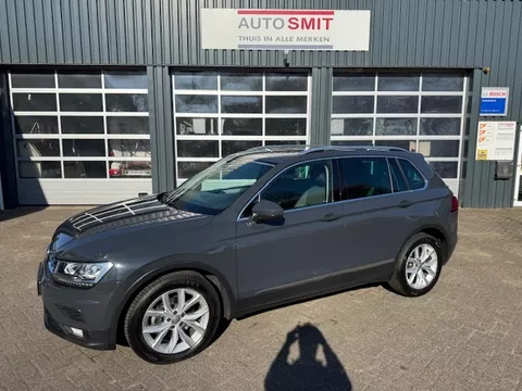 Volkswagen Tiguan 1.4 TSI CL Bns * trekhaak * apple carplay * All In prijs