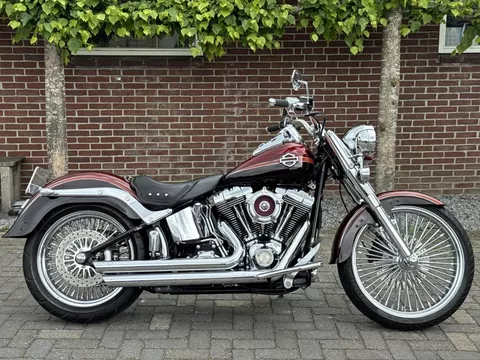 Harley-Davidson Softail Deluxe FLSTN