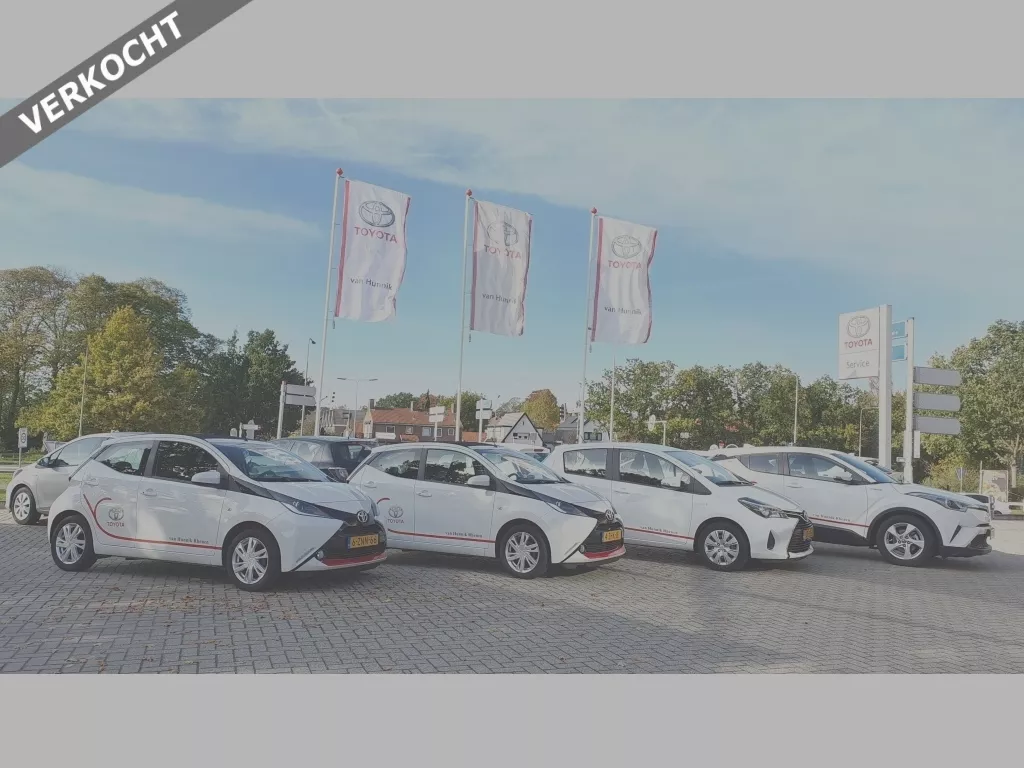 Toyota Yaris Cross 1.5 Style Panodak LED HUD Stoelverw Navi