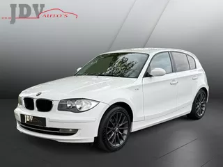 BMW 1-serie 116i High Executive trekhaak boekjes kloppend cruise control 17