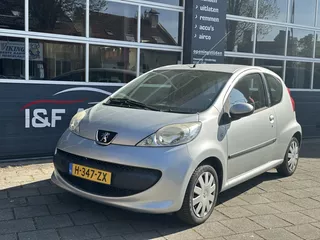 Peugeot 107 1.0-12V XR
