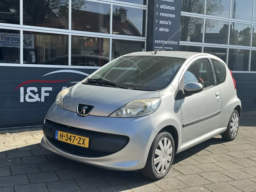 Peugeot 107 1.0-12V XR