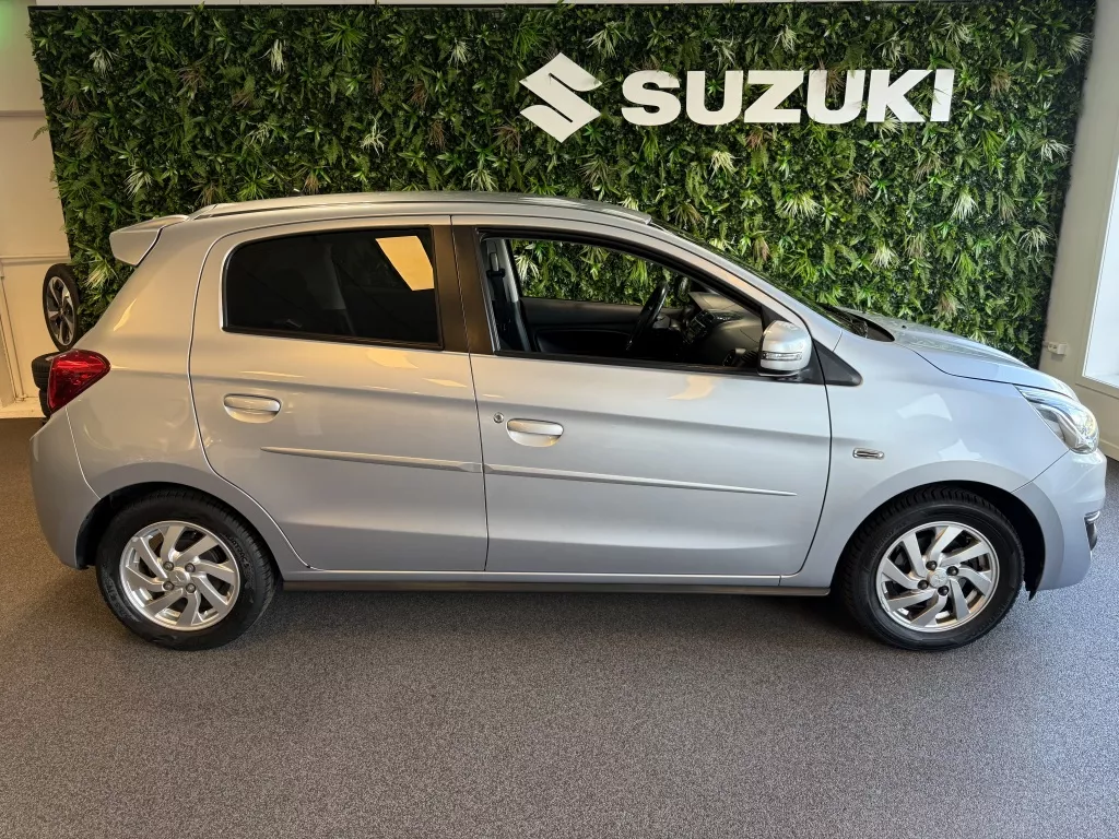 Mitsubishi Space Star Clima LMV Handsfree bell 1.0 Intense+ Achterklepspoiler in kleur