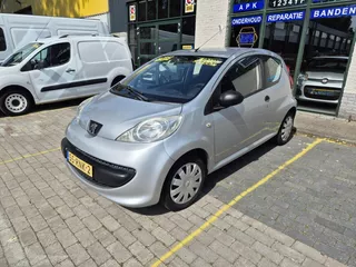 Peugeot 107 1.0-12V XR