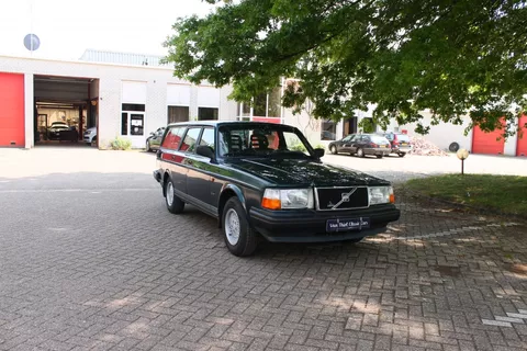 Volvo 240 $$$ GERESERVEERD $$$ VERKOCHT