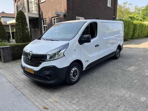 Renault Trafic 1.6 dCi T29L2H1ComEn MOTORSCHADE
