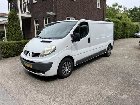 Renault Trafic 2.5 dCi T29 L2H1