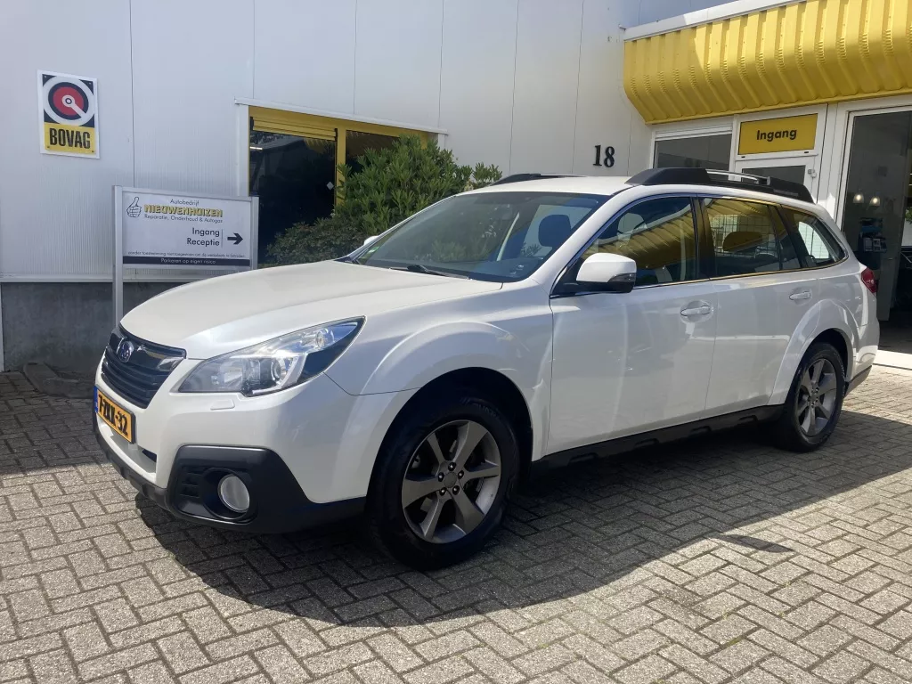 Subaru Outback 2.5i-X Luxury Automaat Trekhaak Stoelverwarming