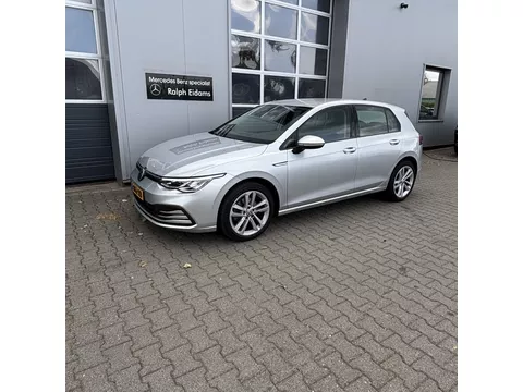 Volkswagen Golf 1.0 eTSI Life Bns