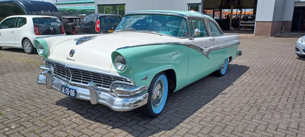 Ford FAIRLANE V8 Crown Victoria