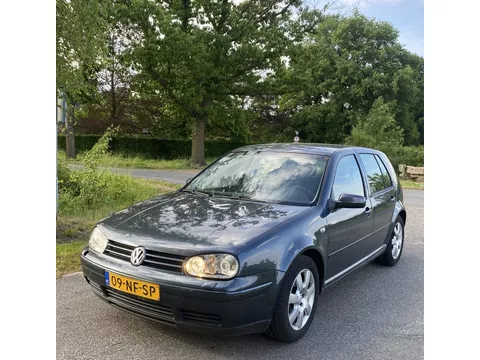 Volkswagen Golf 1.6-16V Sportline
