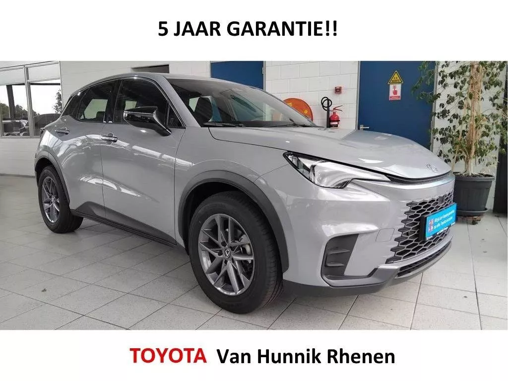 Lexus LBX 1.5 2WD | Dodehoek | Parksens V+A | Stoel en stuurverw | Navi |