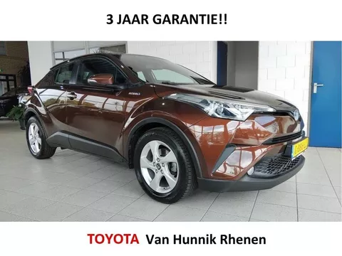 Toyota C-HR 1.8 Dynamic | Trekhaak | Navi | Stoelverw | Dodehoek | Keyless |