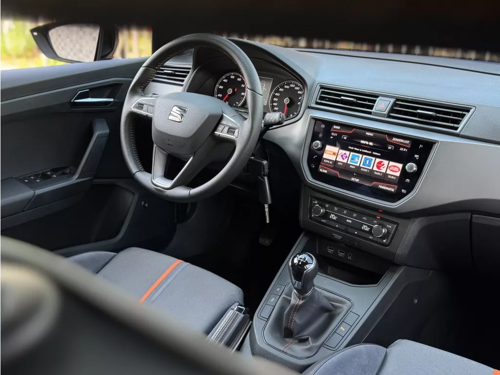 SEAT Ibiza 1.0 TSI FR BEATS LED CLIMA CAMERA FRONT SEAT Ibiza 1.0 TSI FR BEATS LED CLIMA CAMERA FRONT