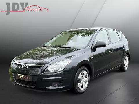 Hyundai i30 1.4i Active Cool vanaf &euro;63.- p/m ,trekhaak,airco,5 deurs.