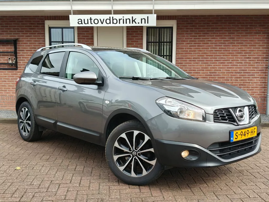 Nissan QASHQAI+2 1.6 Connect Ed. PANORAMADAK / TREKHAAK
