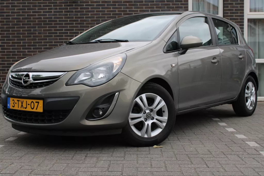 Opel Corsa 1.4-16V Business+/airco/cruise/navigatie