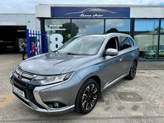 Mitsubishi Outlander 2.0 PHEV 4WD INTYLE+ PREMIUM